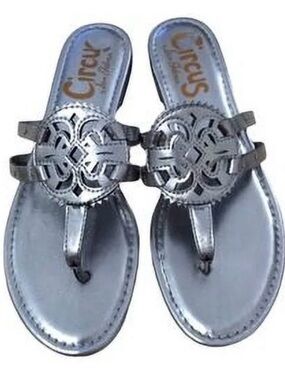 Circus by Sam Edelman Women’s Silver Metallic Cutout Thong Sandals Size 10